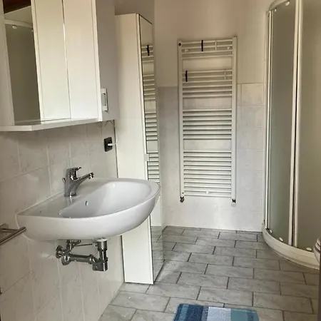 Un Passo Dal Castello