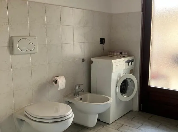 Un Passo Dal Castello Barolo